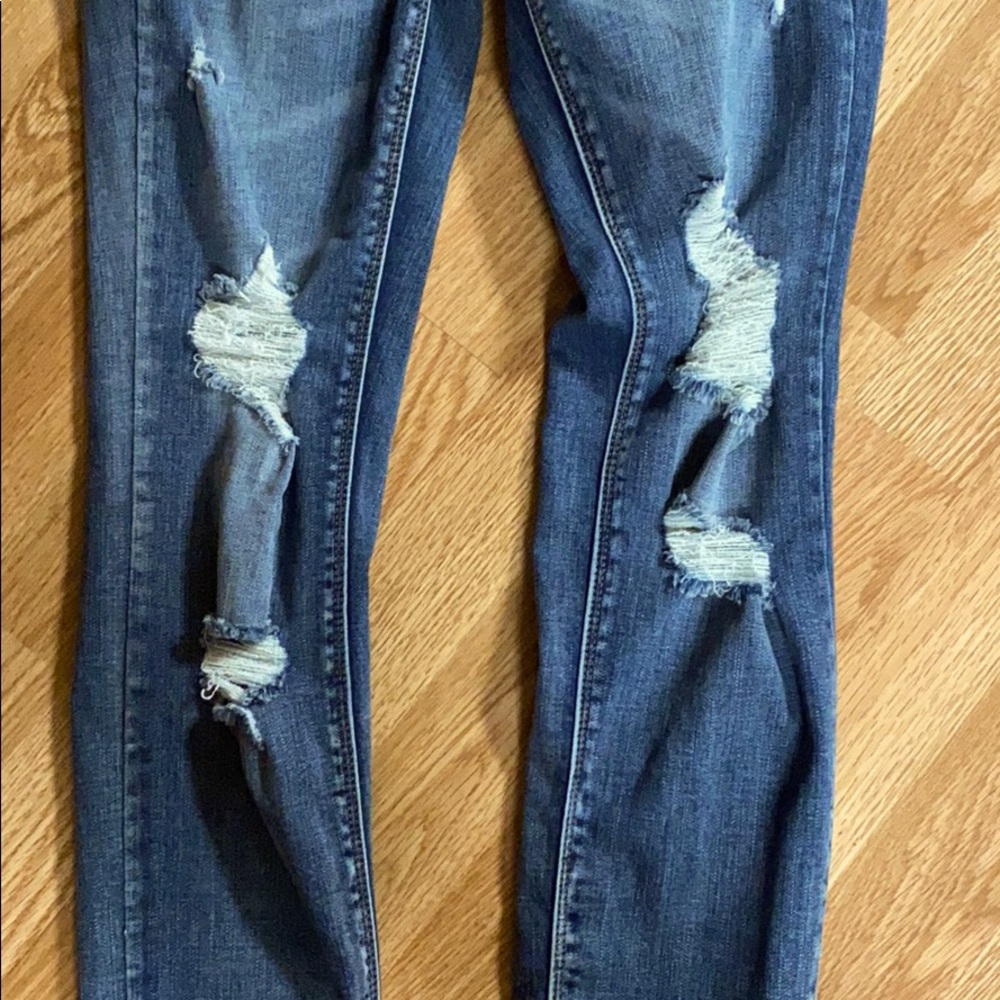 Size 5 Distressed Ripped Blue Jeans - Picture 5 of 8